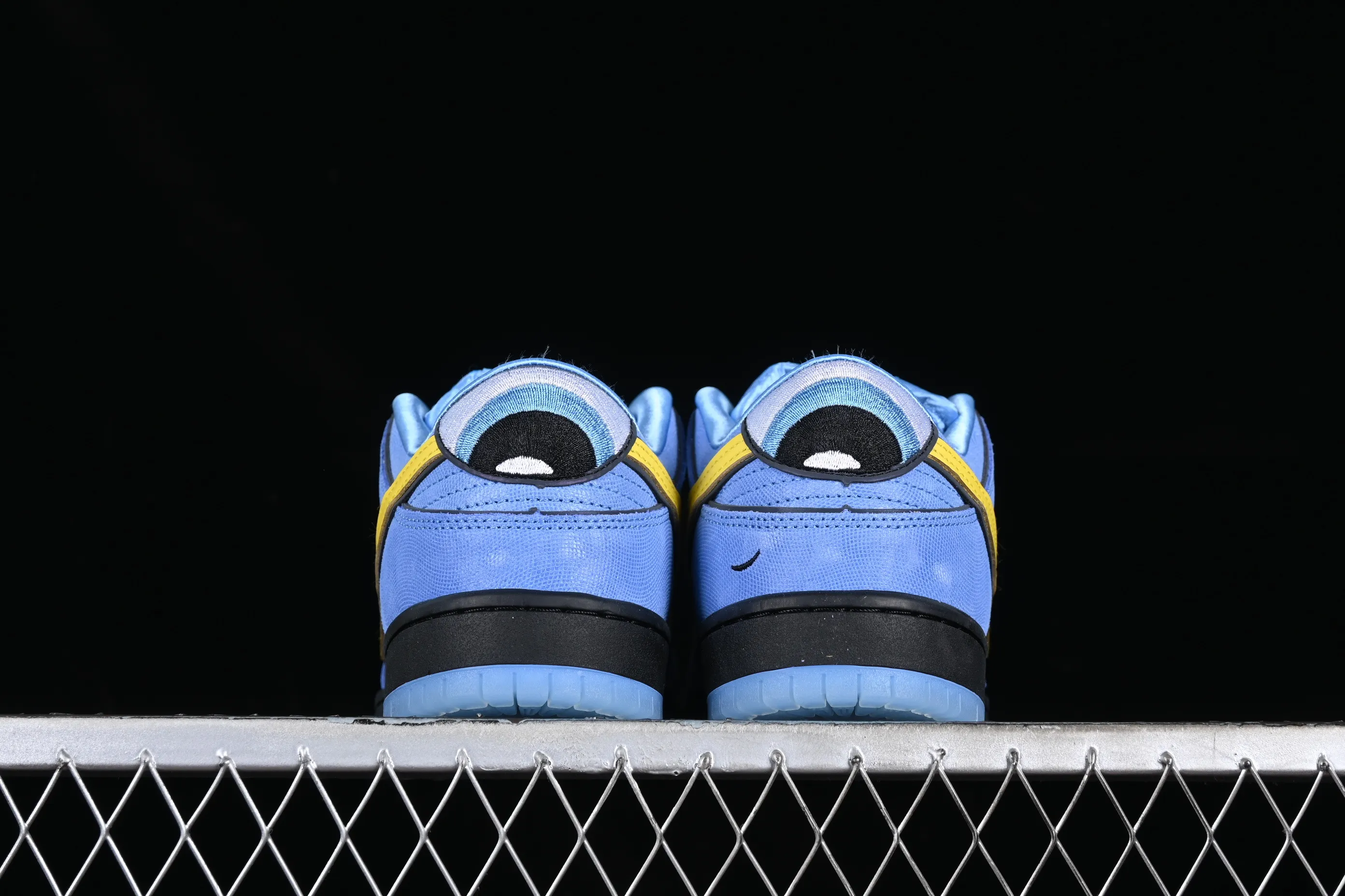 All Categories Nk SB Dunk Series Nk SB Dunk Low Low-top sneakers J version The Powerpuff Girls x Nk SB Dunk Low Powerpuff Girls joint model Low-top casual sneakers FZ8320-400
